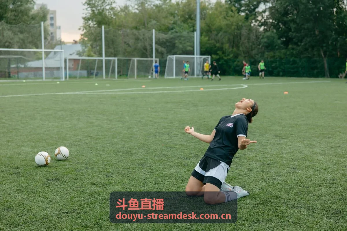 斗鱼直播云顶之弈公开赛赛事内容制作
